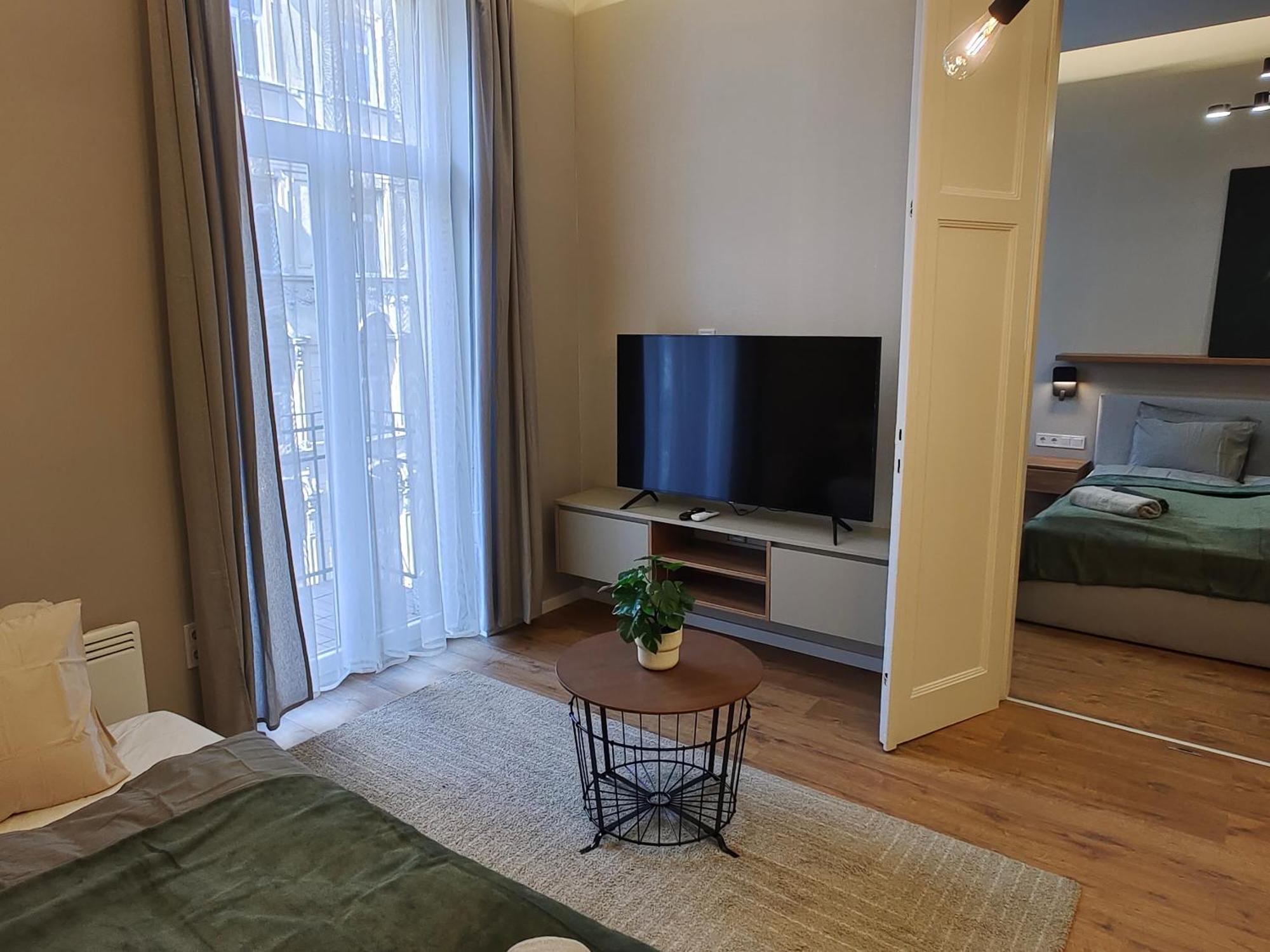 City Center 2, Cozy And Modern 2Br In The City Center ブダペスト エクステリア 写真