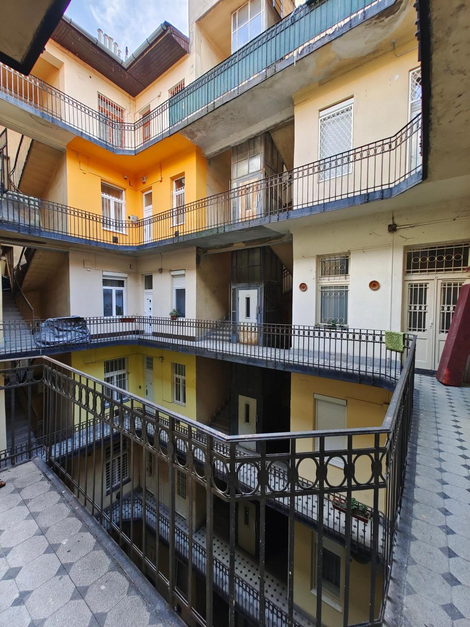 City Center 2, Cozy And Modern 2Br In The City Center ブダペスト エクステリア 写真