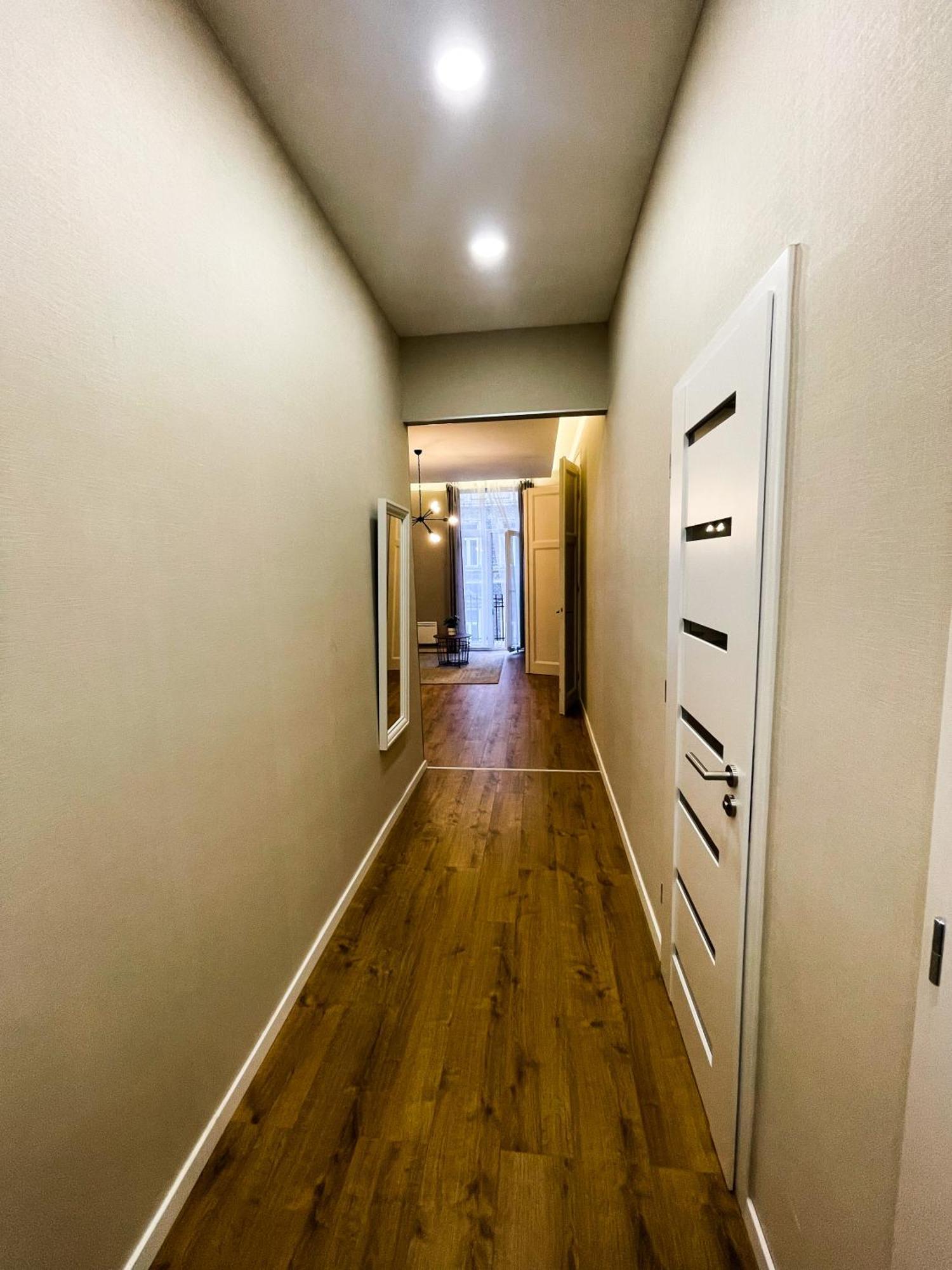 City Center 2, Cozy And Modern 2Br In The City Center ブダペスト エクステリア 写真