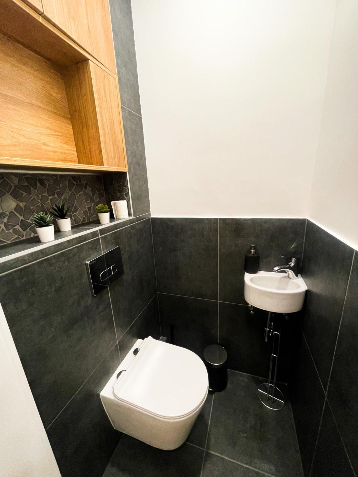 City Center 2, Cozy And Modern 2Br In The City Center ブダペスト エクステリア 写真