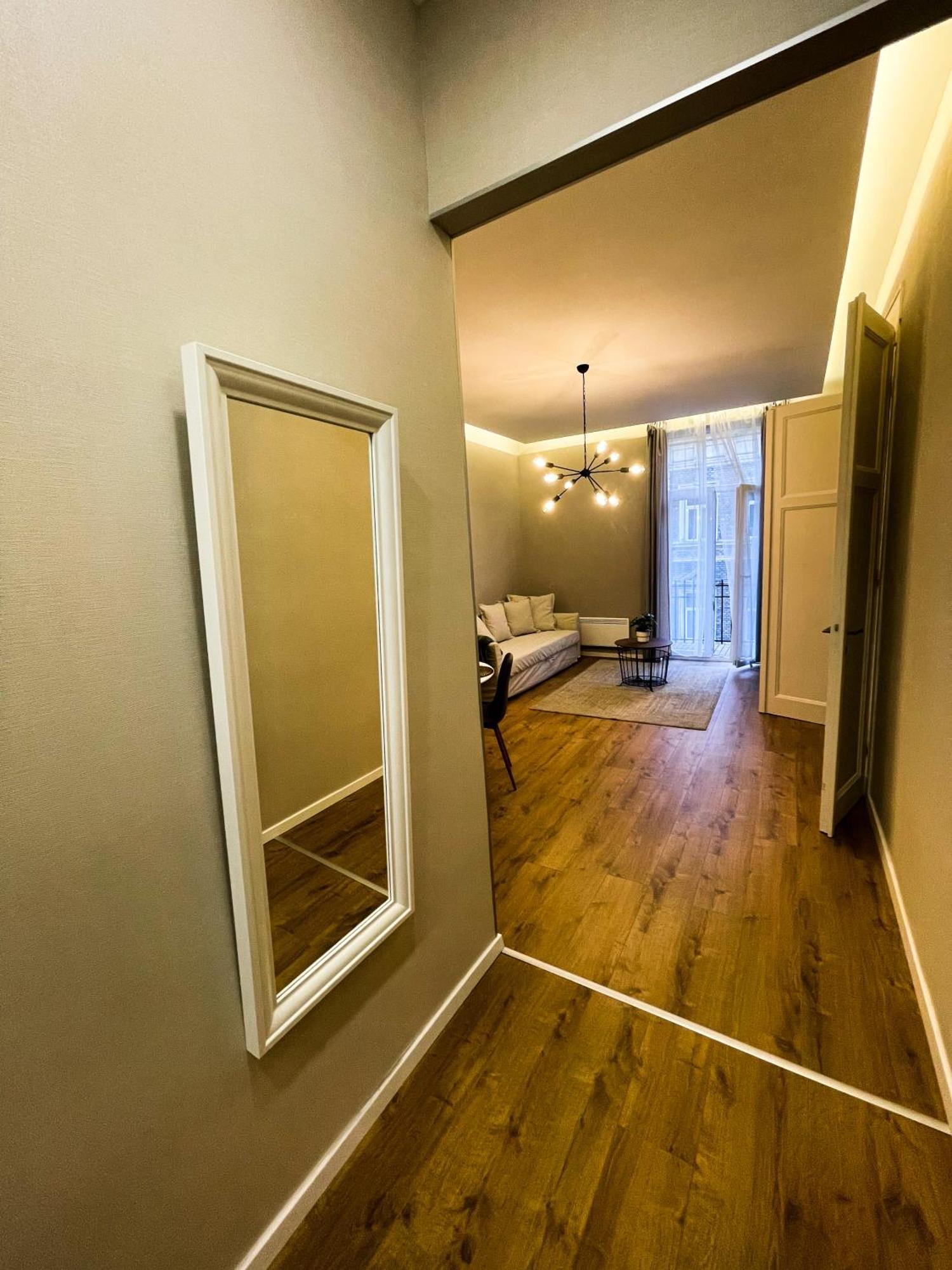 City Center 2, Cozy And Modern 2Br In The City Center ブダペスト エクステリア 写真